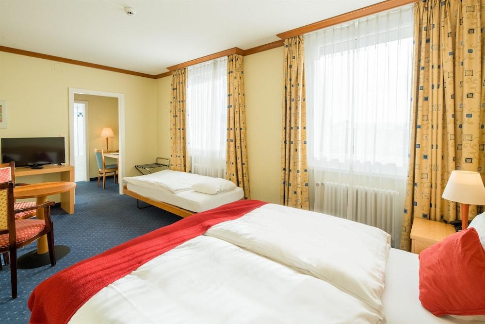 Hotel Rallye & Entrees Aux Bains De La Gruyere Bulle Exterior foto