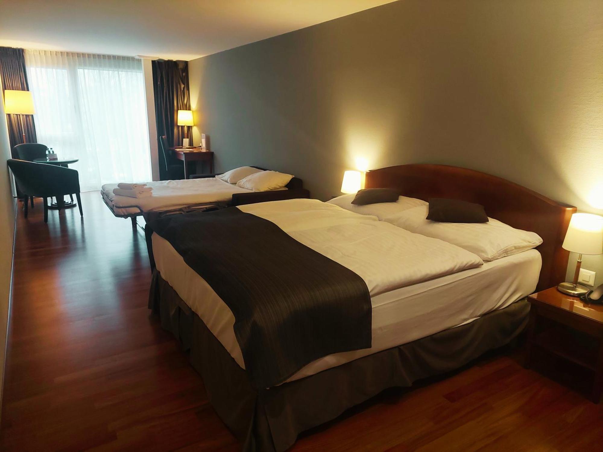 Hotel Rallye & Entrees Aux Bains De La Gruyere Bulle Exterior foto