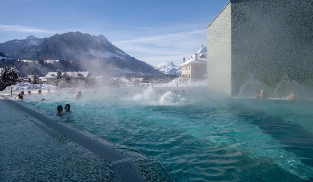Hotel Rallye & Entrees Aux Bains De La Gruyere Bulle Exterior foto